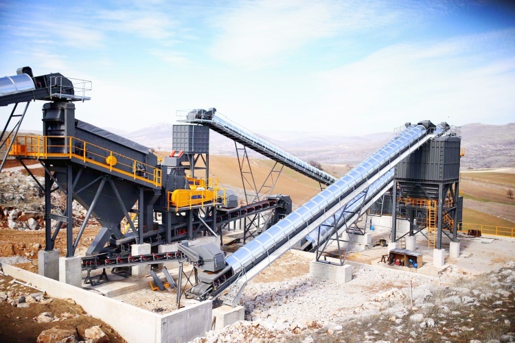 Roles of Conveyor Belts in Stone Crusher Operations