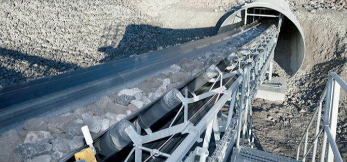 Large Conveyor Belts in Gravel Handling