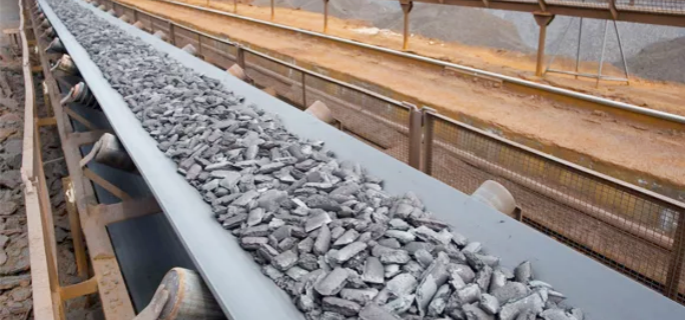 Installation of Rock Crusher Conveyor Belt